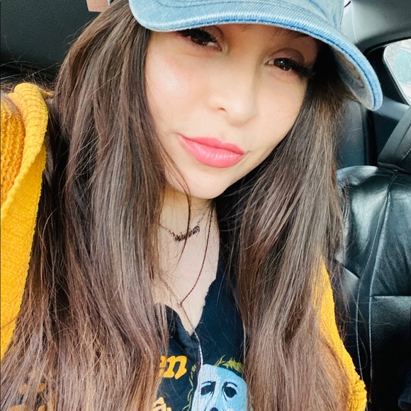 Meet your Posher, Pamela - Picture 1 of 1